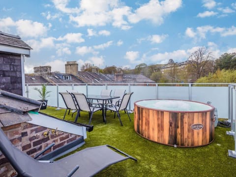 The Rooftop Apartment in High Peak District