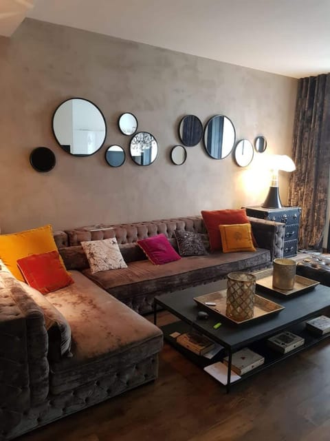 LUXUEUX APPARTEMENT AU COEUR DE GENEVE ,a deux pas du LAC Apartment in Geneva