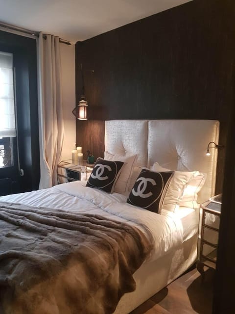 LUXUEUX APPARTEMENT AU COEUR DE GENEVE ,a deux pas du LAC Apartment in Geneva