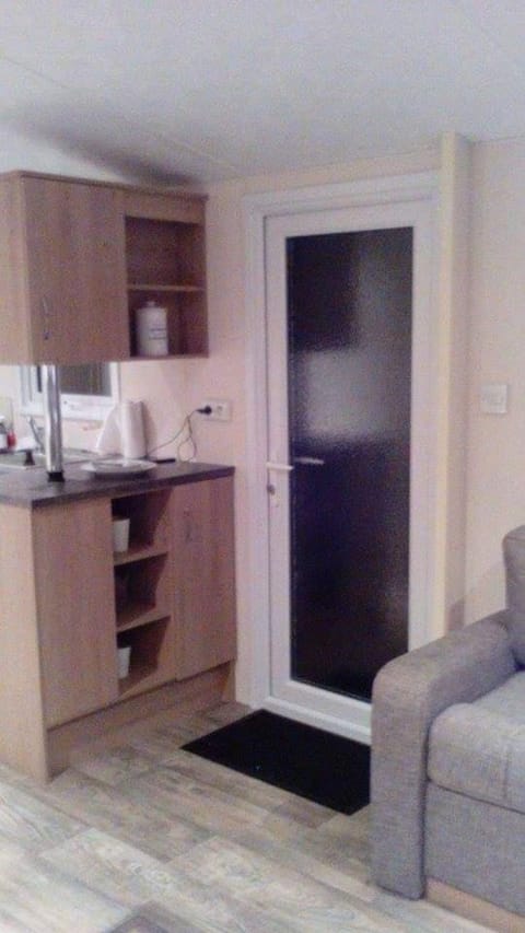 Luxe vakantiechalet met omheinde tuin Bredene 6pers (2572) House in Bredene