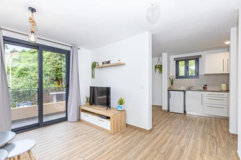 TV and multimedia, Kitchen or kitchenette