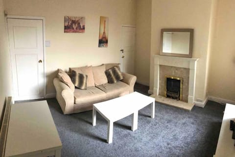 Manchester Lounge 4/BR house Stockport Airport House in England