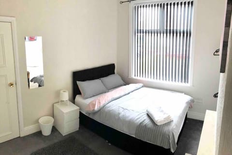 Manchester Lounge 4/BR house Stockport Airport House in England