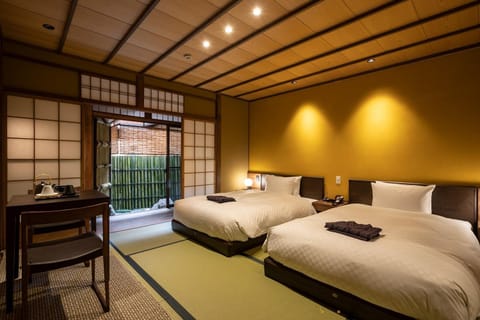 Bed, Garden, View (from property/room), Photo of the whole room, Bedroom