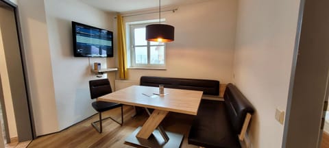 TV and multimedia, Living room, Seating area, Dining area, Garden view, Inner courtyard view, hair dresser