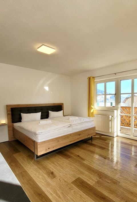 Bed, Balcony/Terrace, Photo of the whole room, Bedroom