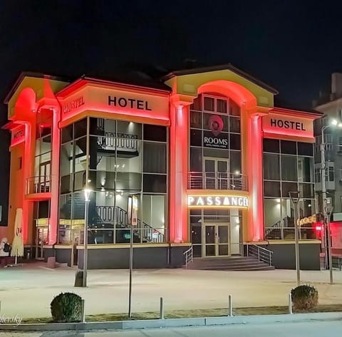 Facade/entrance
