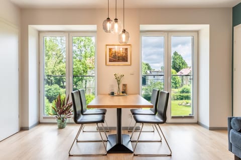 Living room, Seating area, Dining area, Garden view