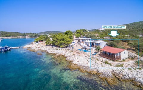 Bird's eye view, Location