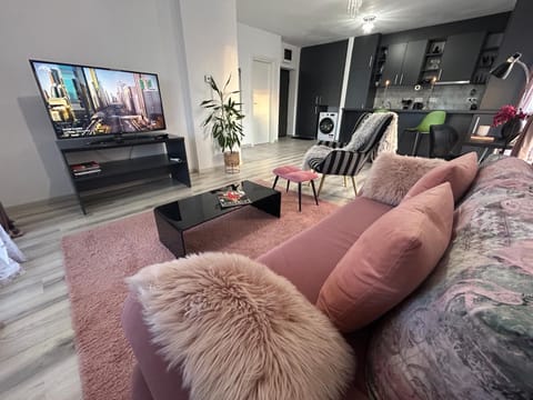 TV and multimedia, Living room, Seating area