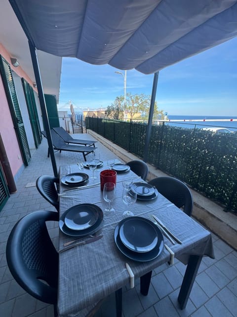 View (from property/room), Balcony/Terrace, Seating area, Dining area, Sea view
