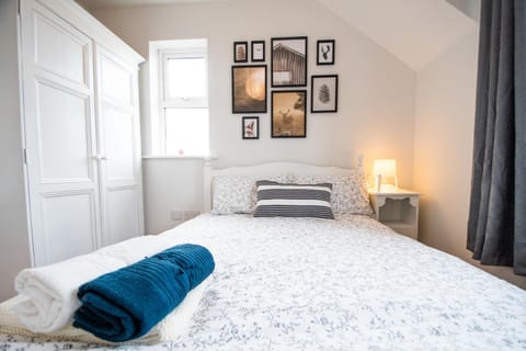 Beautiful coastal house at the Drowes Rivermouth House in County Sligo