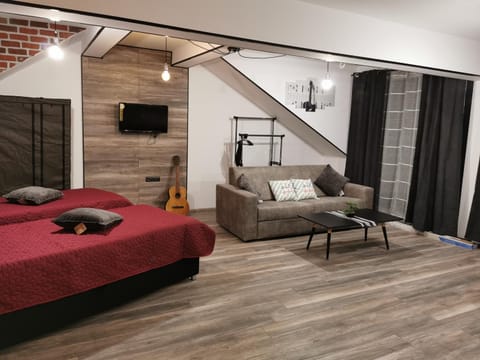 Photo of the whole room, Seating area