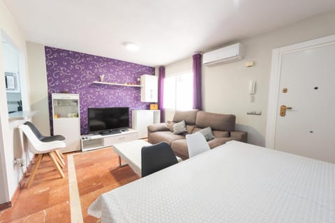 TV and multimedia, Living room, Dining area