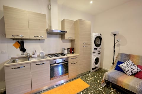 Kitchen or kitchenette, Seating area