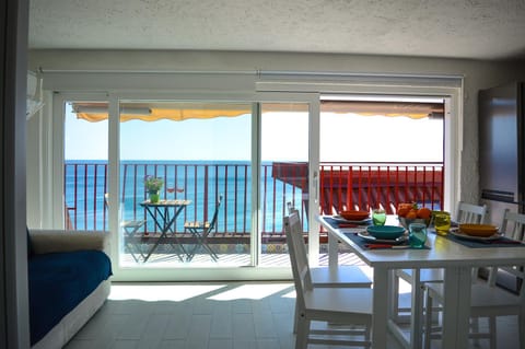 Balcony/Terrace, Kitchen or kitchenette, Sea view