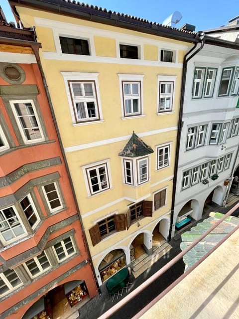 Property building, Street view