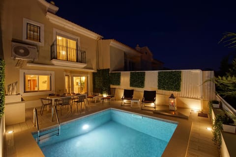 Property building, Swimming pool