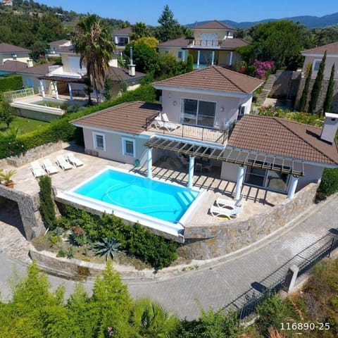 Property building, Bird's eye view, Swimming pool