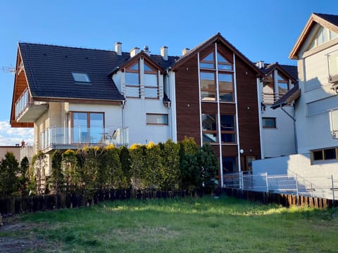 Property building, Day, Garden