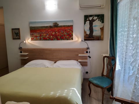 Annadia Sweet Home B&B Bed and Breakfast in Ostia