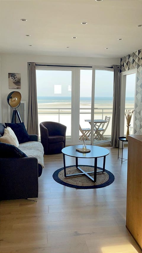 Perle d'Opale T2 FACE MER BALNÉO-SPA PARKING PRIVÉ WIFI NETFLIX HÔTEL&LOGDE 4 PERS Apartment in Berck