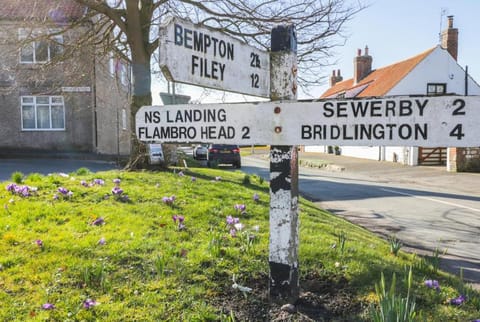 Grove Cottage, Flamborough House in Flamborough