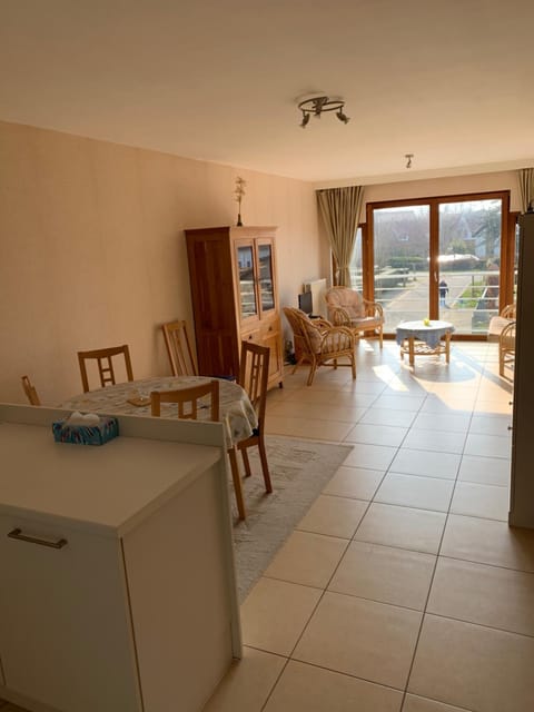 Sunny Studio in the heart of Sint-Idesbald Apartment in De Panne