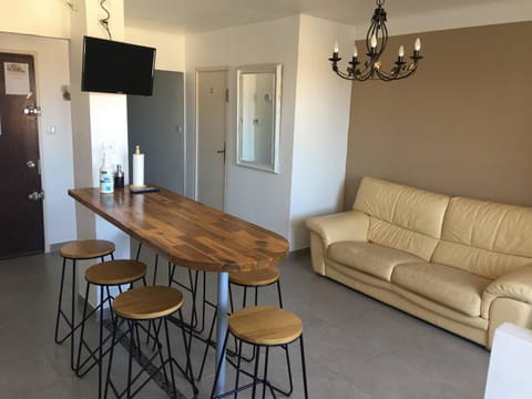TV and multimedia, Kitchen or kitchenette, Seating area, Dining area