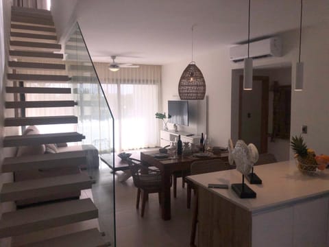Living room, Dining area