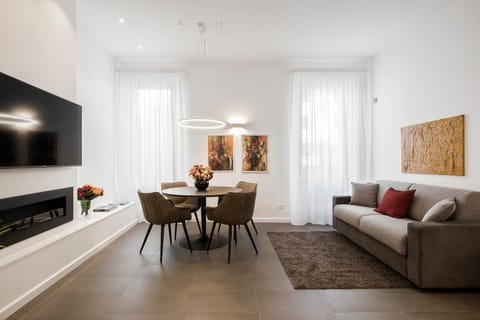 Living room, Dining area, heating, air conditioner