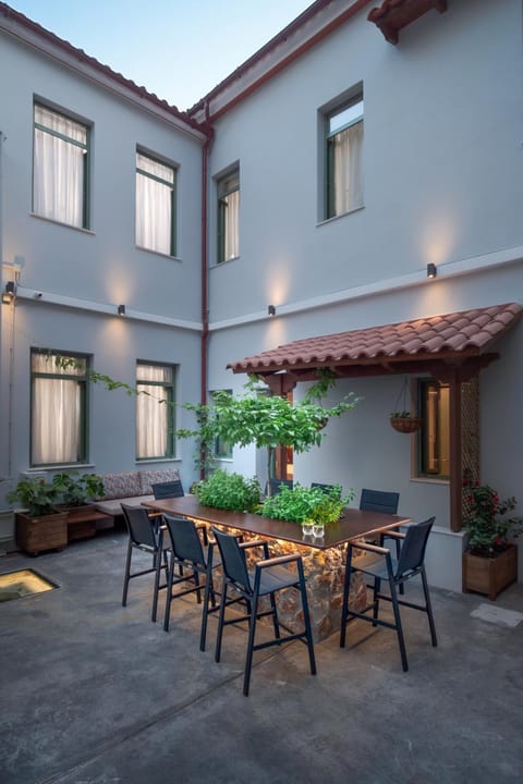 Inner courtyard view