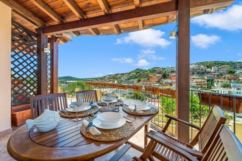 Property building, Balcony/Terrace, Living room