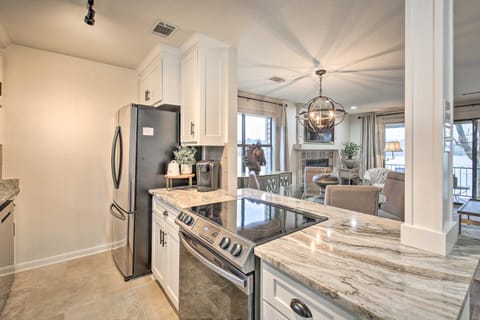 Boat Slip Lake Hamilton Condo in Hot Springs! Apartment in Rockwell