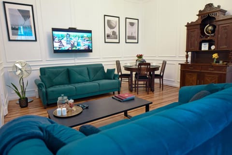 Communal lounge/ TV room, Living room