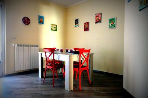 CASA CANTONIERA-GUEST HOUSE : COSTRUITE IL VIAGGIO House in Pompeii