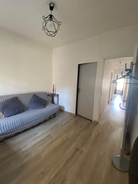 Cœur de ville au 1er 66M2, vu sur la place Apartment in Provence-Alpes-Côte d'Azur