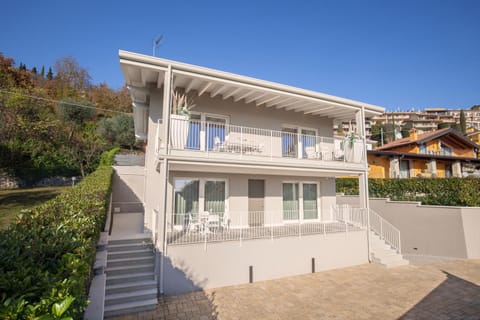 Property building, Facade/entrance, Off site