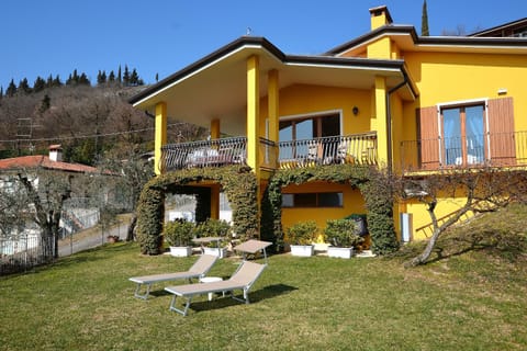 Property building, Facade/entrance, Off site