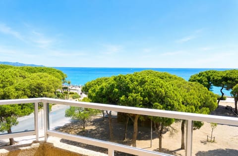 View (from property/room), Balcony/Terrace, Sea view