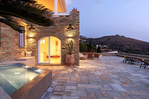 Property building, Patio, Day, Natural landscape, Mountain view, Pool view, sunbed