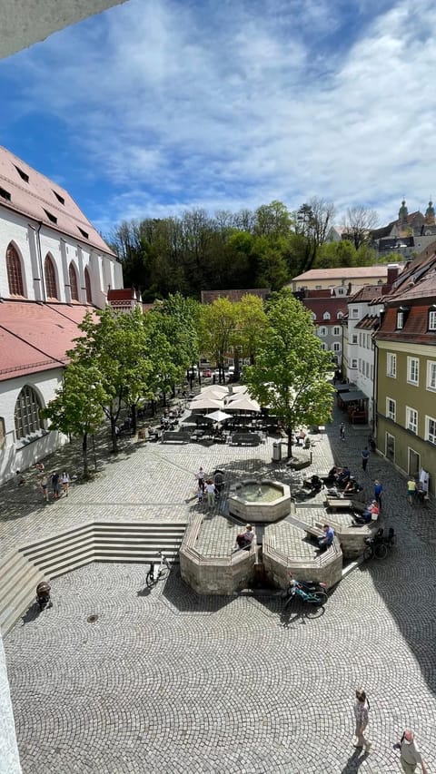 City view, Location