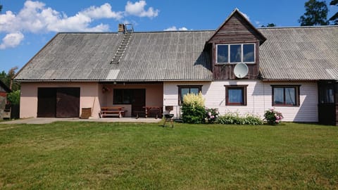 Property building, BBQ facilities, Parking