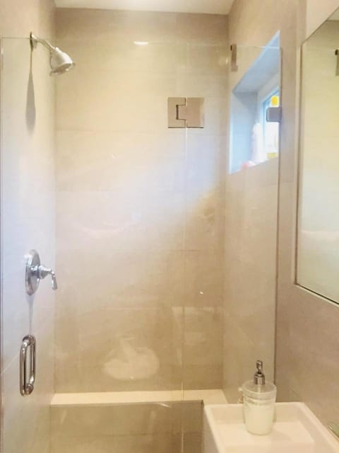 West Coast Luxury Living House in Vancouver