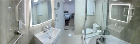 Resort style home living Apartment in New Westminster