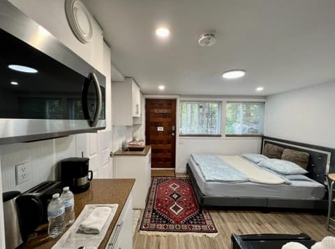 Resort style home living Apartment in New Westminster