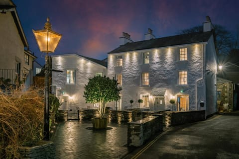 The White House - Off-Site Health Club & Spa 2 minute walk away Bed and Breakfast in Bowness-on-Windermere