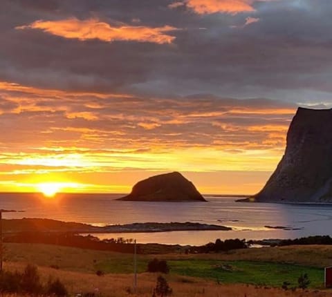 Cabin Panorama Lofoten with Jacuzzi Magic view Cabin in Lofoten