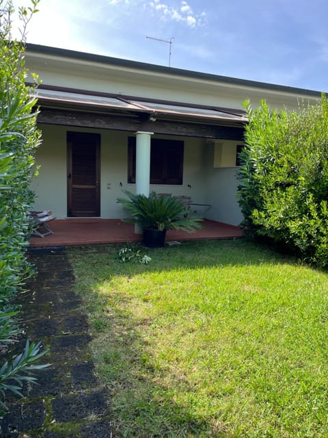 Property building, Garden, Garden view