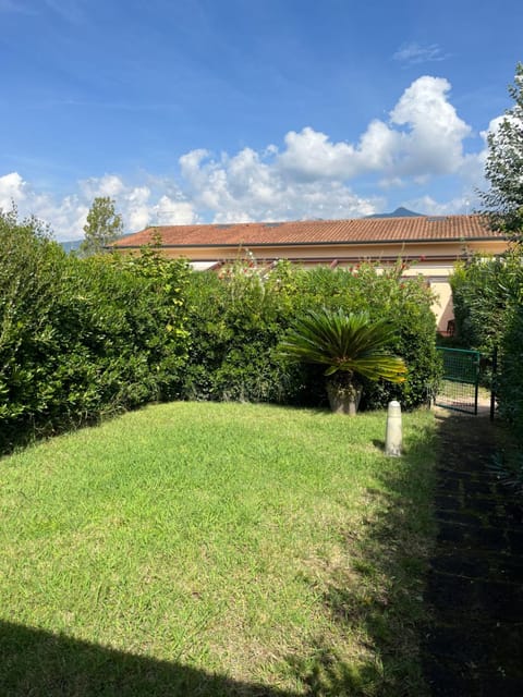 Property building, Day, Garden, Garden view